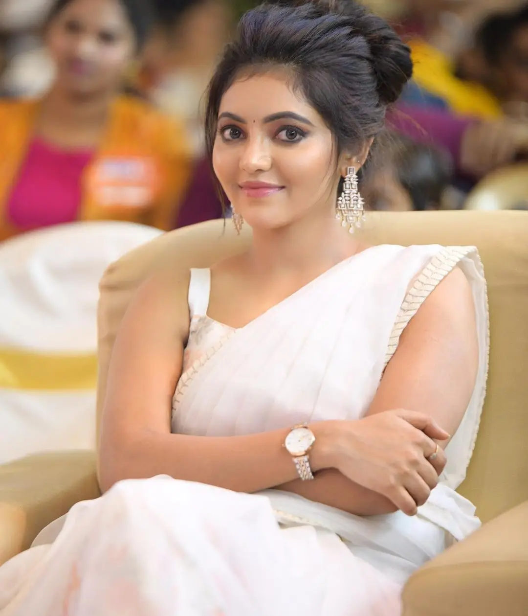 South Indian Actress Athulya Ravi In White Saree Sleeveless Blouse